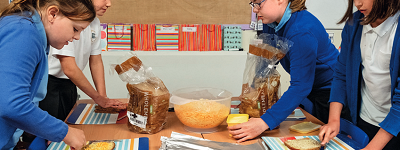 children baking